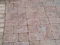 Patio de adoquín con fogata en Mount Pleasant, Wisconsin